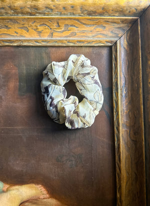 
                  
                    load image into gallery viewer, pocket scrunchie
                  
                