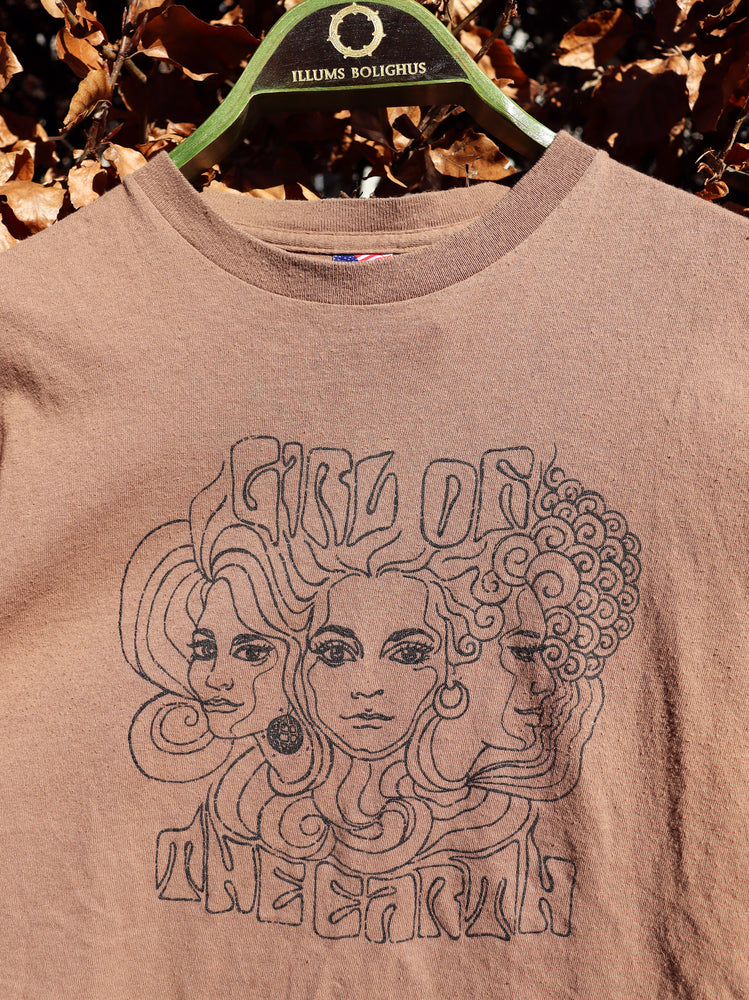 
                  
                    load image into gallery viewer, disco girls of the earth tee ☆
                  
                